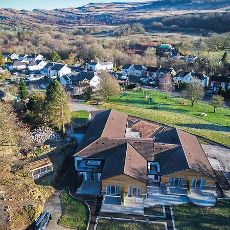 Suite 1 - Sleeping Giant Hotel - Pen Y Cae Inn Брекън Екстериор снимка